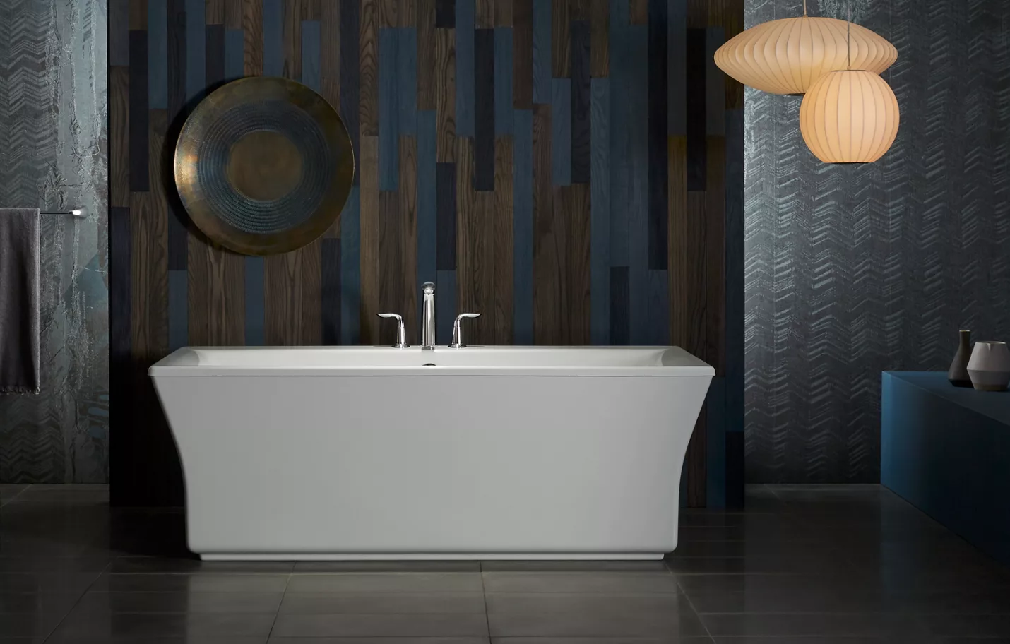 image of a tub